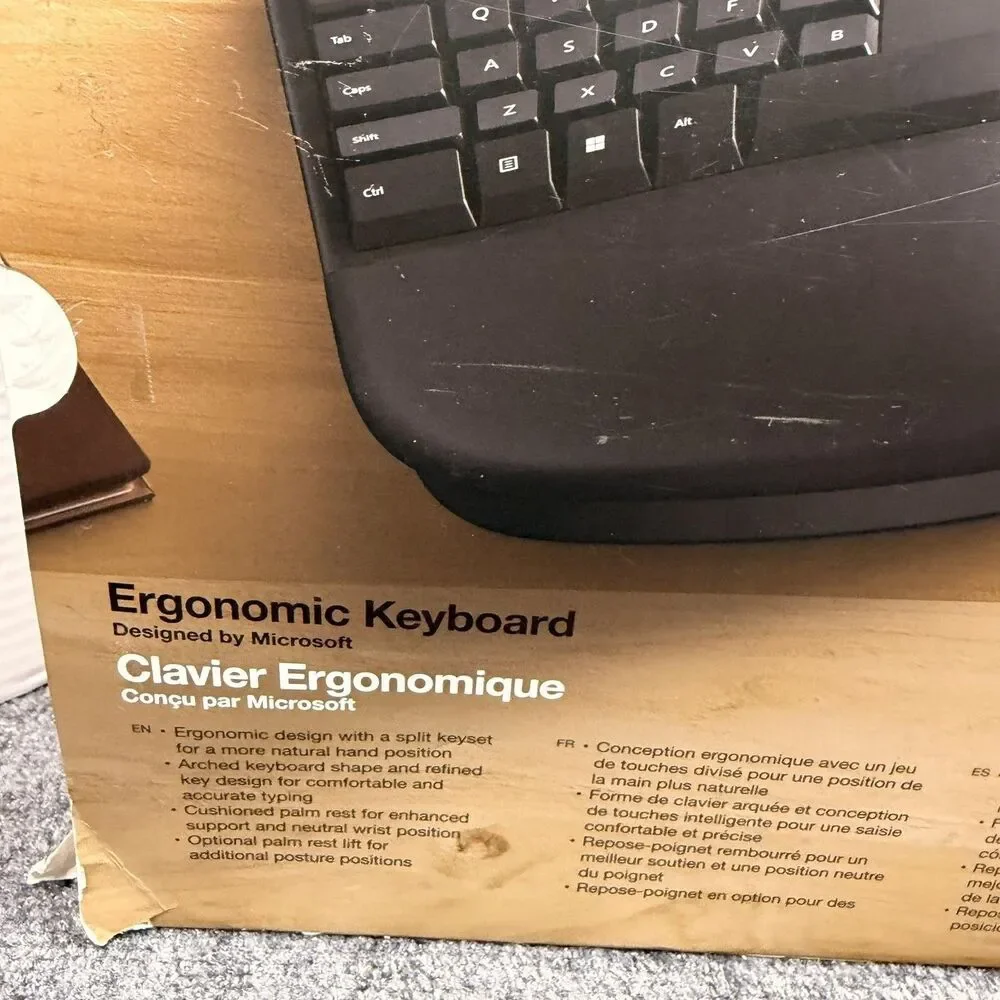 Incase Ergonomic Wired Keyboard Split Layout Black Cushioned Palm Rest USB